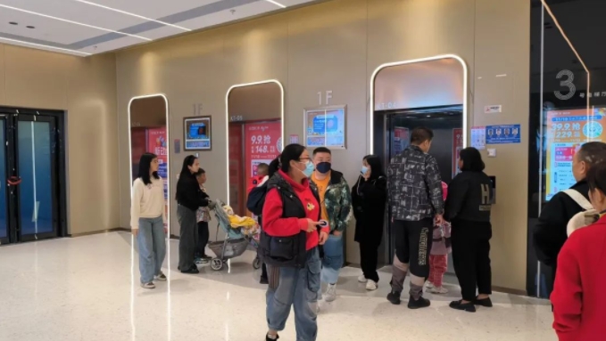 成为城市商业提档升级的"标配"已服务数十座万达广场康力电梯多年来